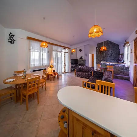 וילה Seaview In With Private Swimming Pool פומוס
